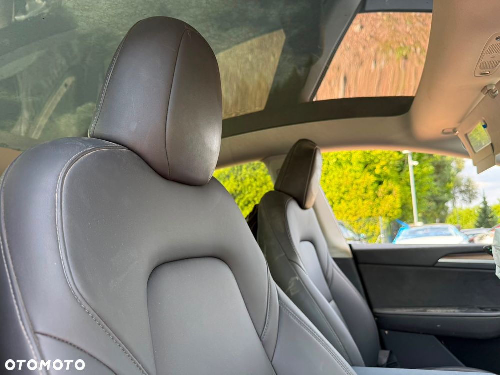 Tesla Model Y Long Range RWD - 16