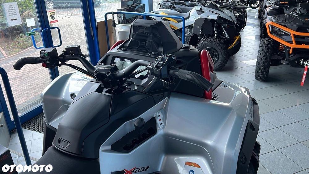 Can-Am Outlander - 12