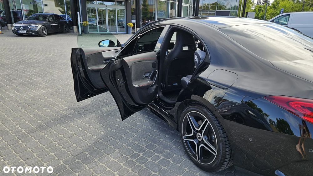 Mercedes - Benz CLA