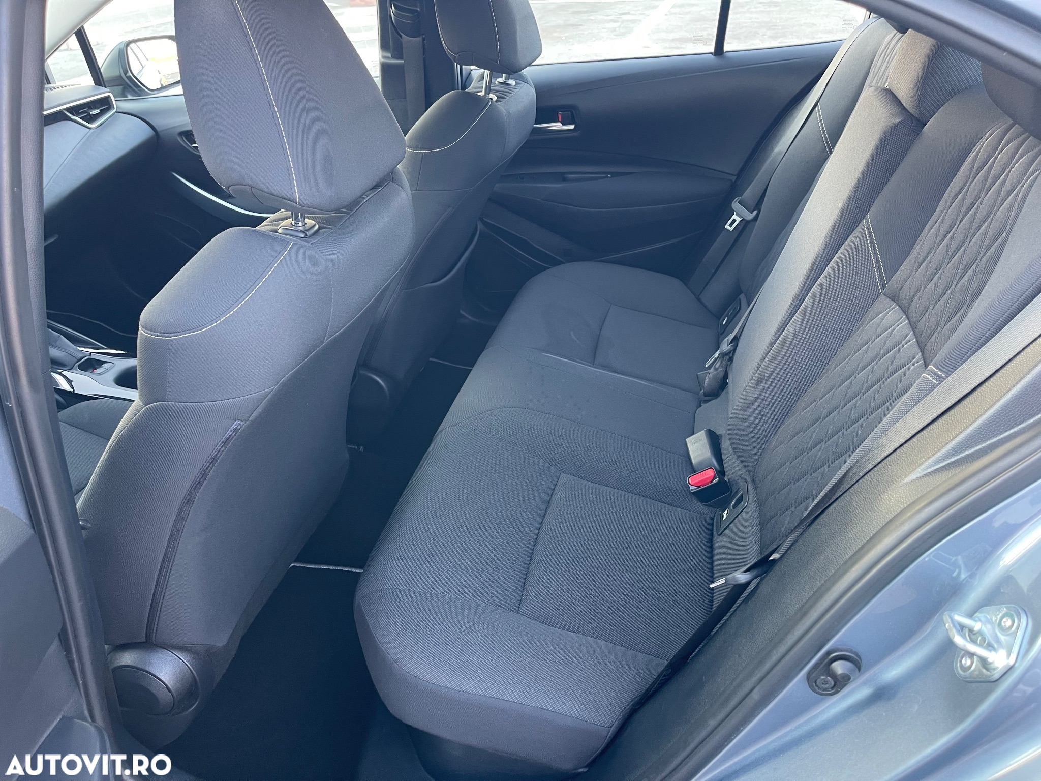 Toyota Corolla 1.8 HSD Business - 10