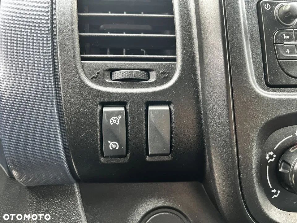 Opel Vivaro - 13