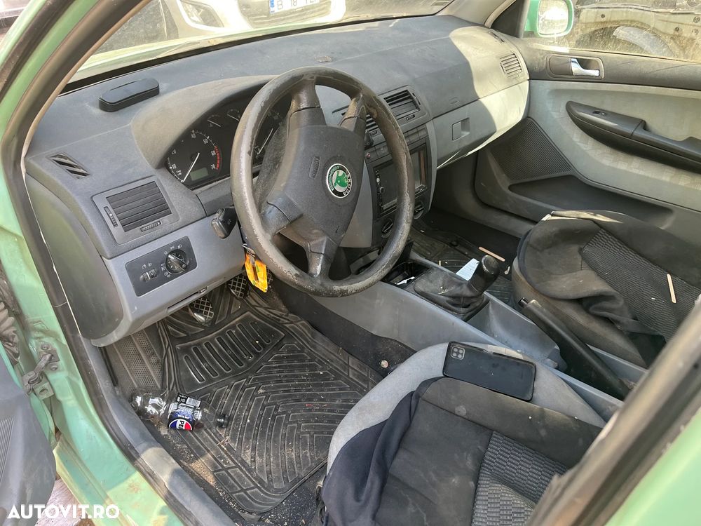 Dezmembrez Skoda Fabia 1 break verde 1,4 16v 2003 - 9