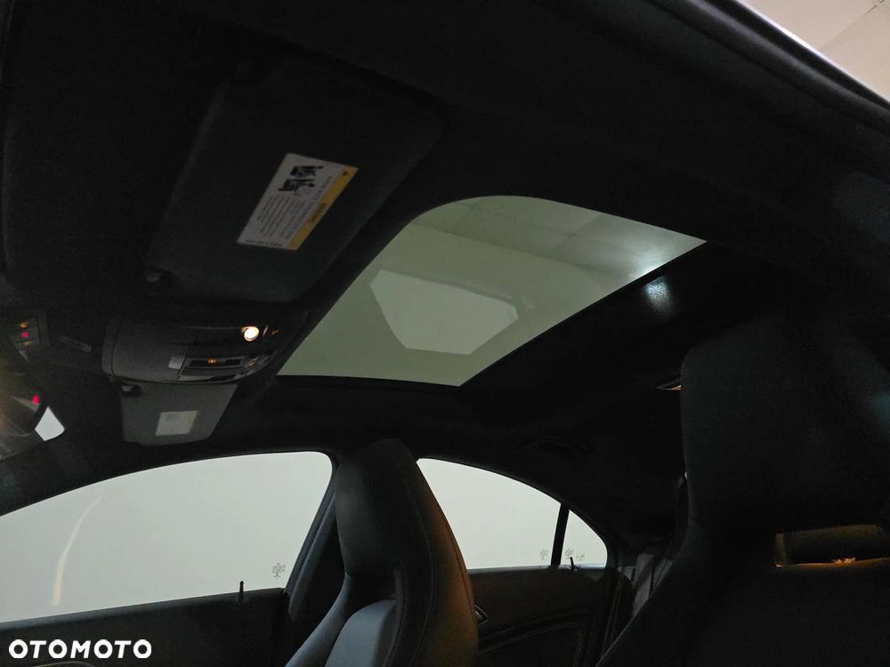 Mercedes-Benz CLA 250 4Matic 7G-DCT - 9