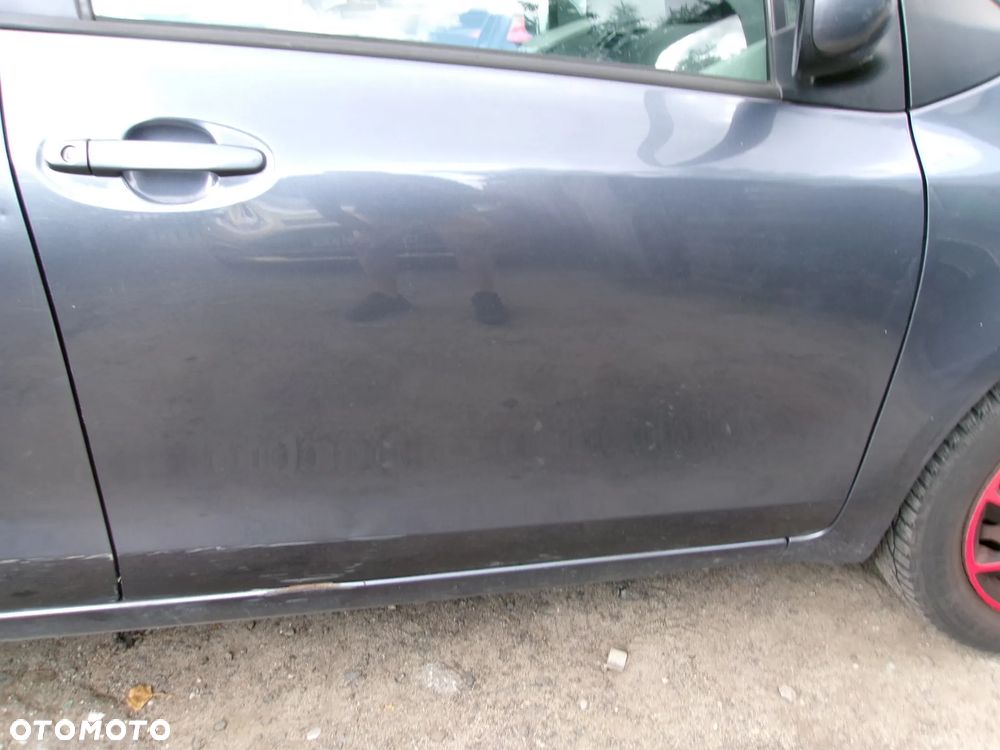 DRZWI P.P  TOYOTA YARIS II 8S5 - 1