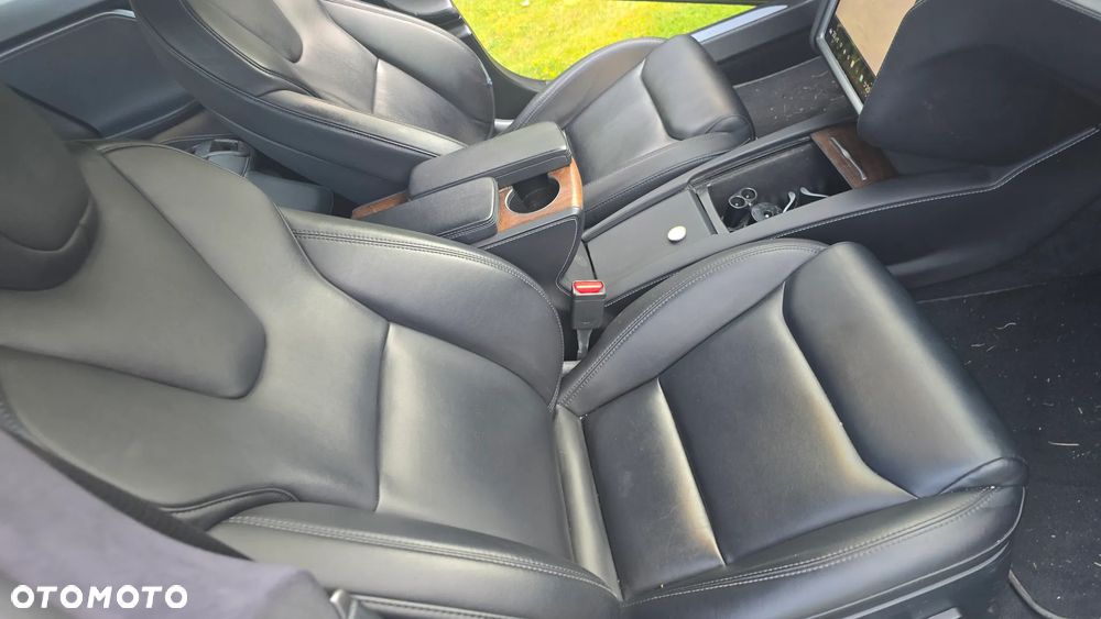 Tesla Model S - 16