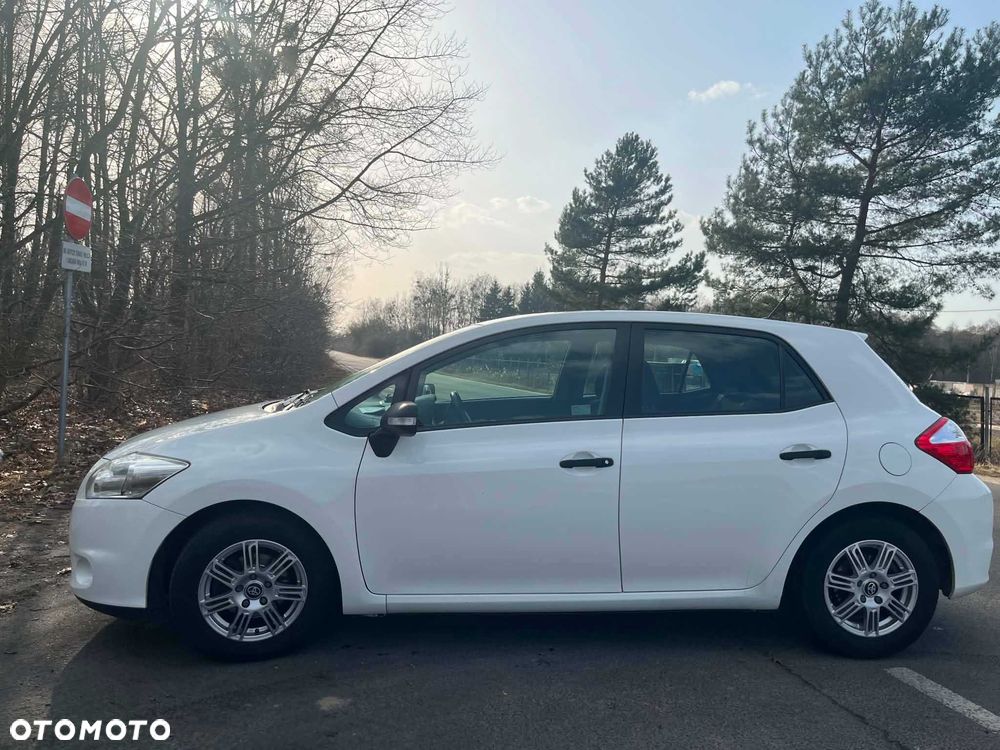 Toyota Auris - 2