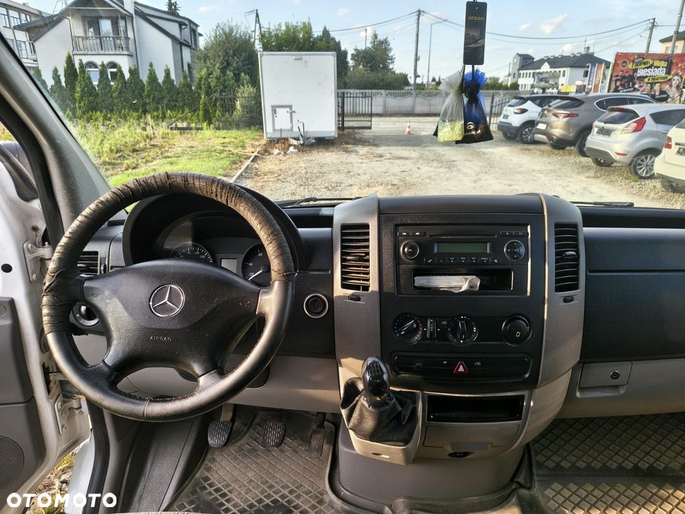 Mercedes-Benz Sprinter - 9