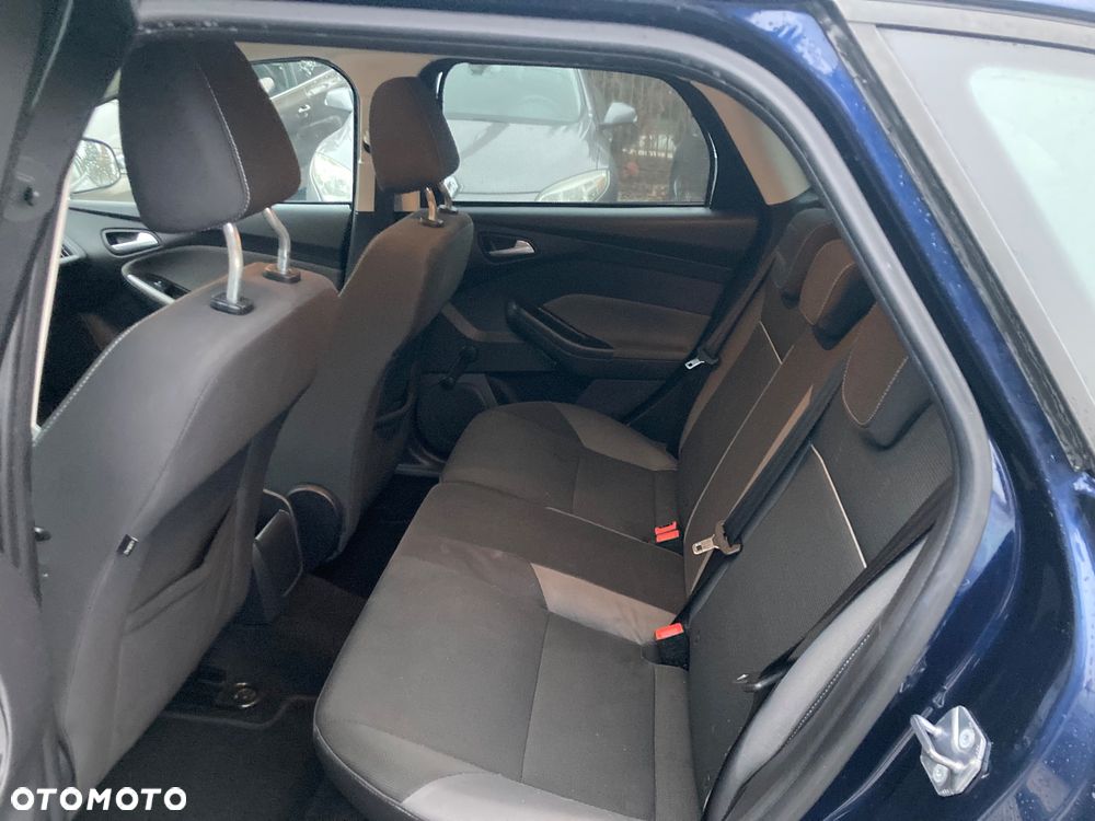 Ford Focus 1.6 Ambiente - 9