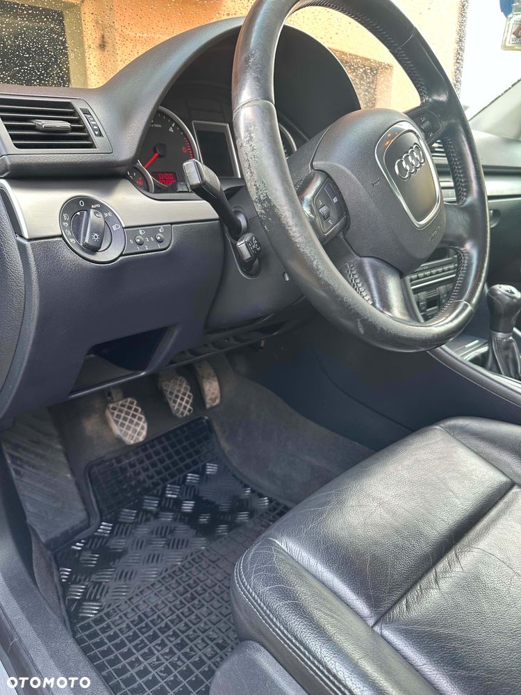 Audi A4 Avant - 11