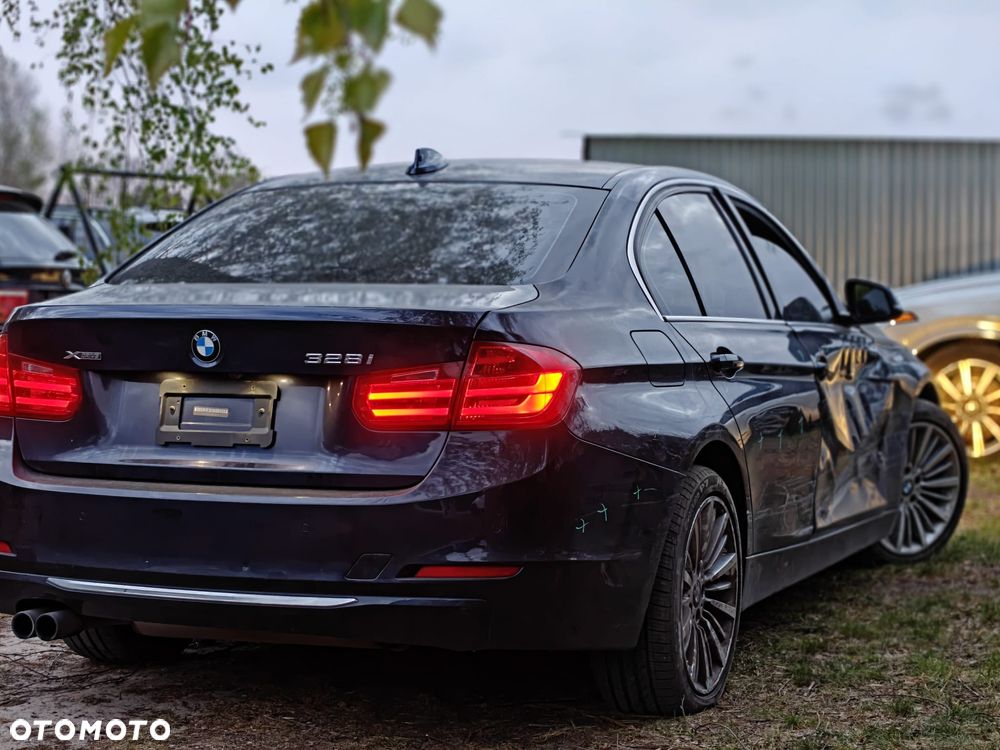 BMW Seria 3 328i xDrive Sport Line - 8