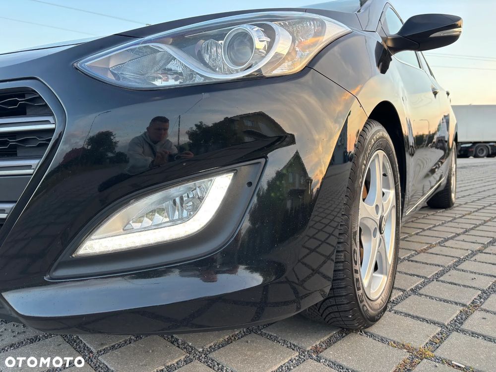 Hyundai i30 blue 1.6 CRDi Passion - 34