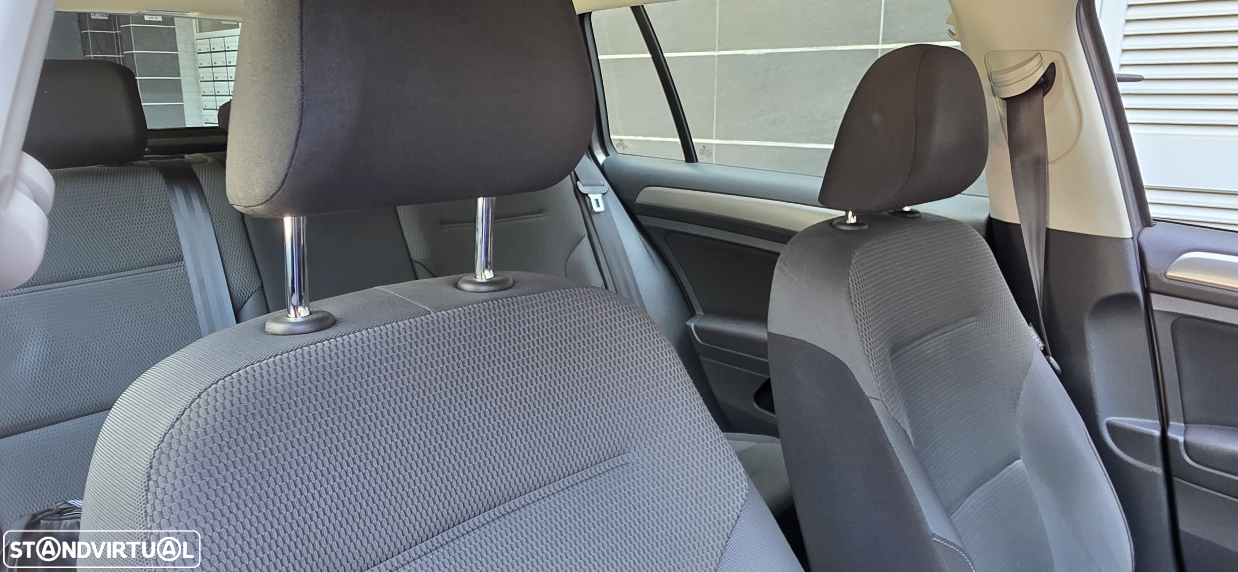 VW Golf Variant 1.6 TDi Sportline DSG - 11