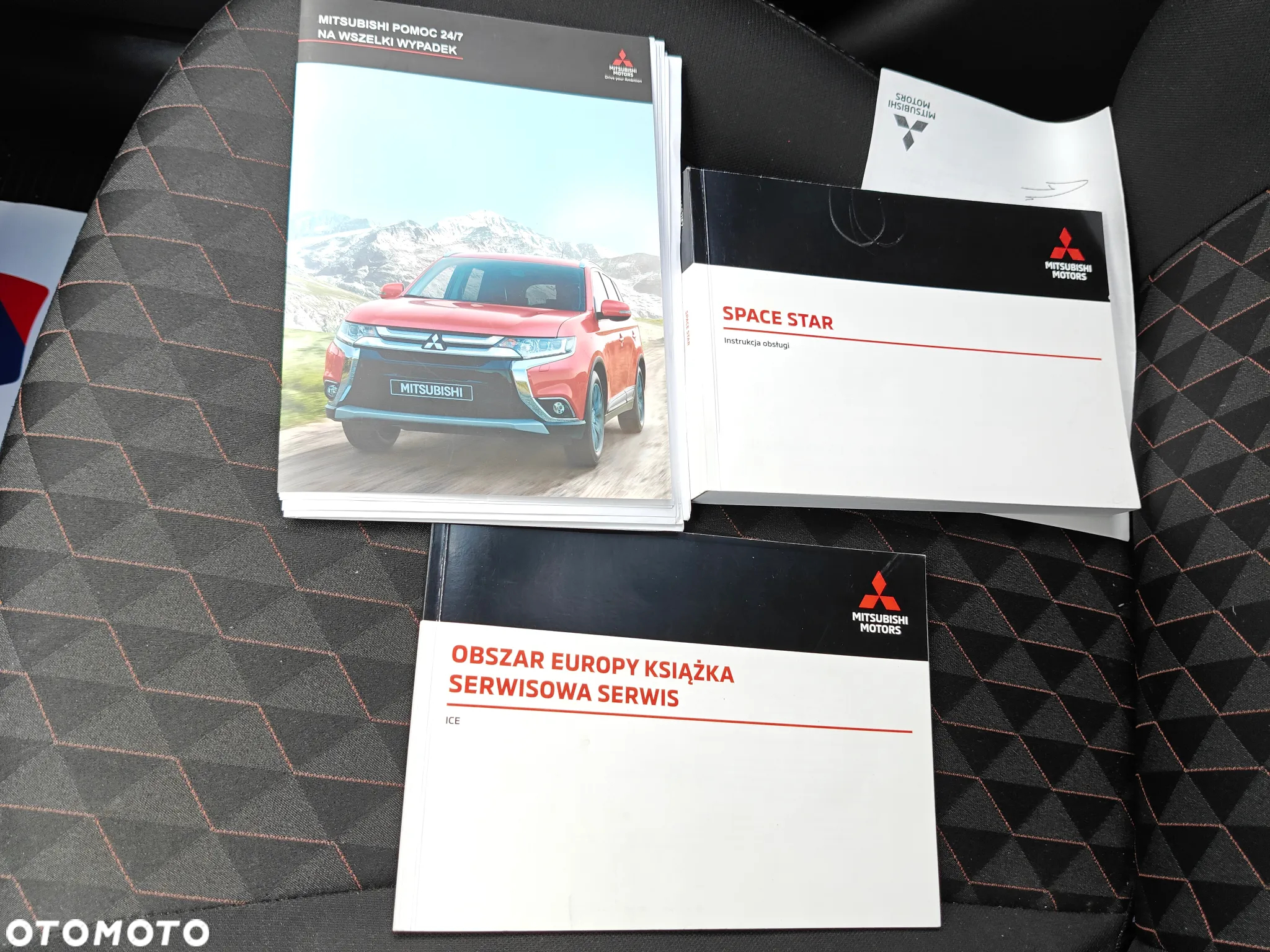 Mitsubishi Space Star AS&G 1.2 CVT Spirit+ Black - 14
