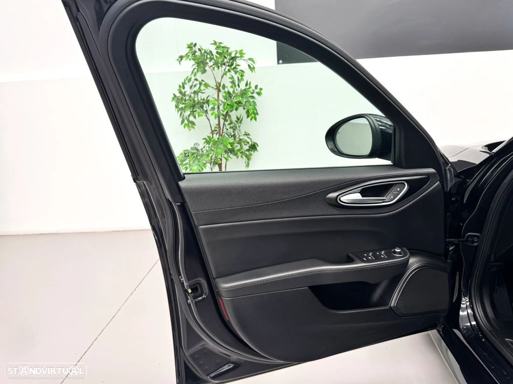 Alfa Romeo Giulia 2.2 D Super AT8 - 14