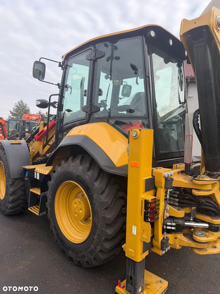 Caterpillar 444F - 12