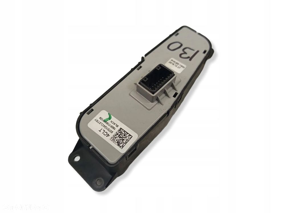 Przyciski Pasa Ruchu Martwego Pola ESP Hyundai I30 III FASTBACK 3H3J221300 - 9