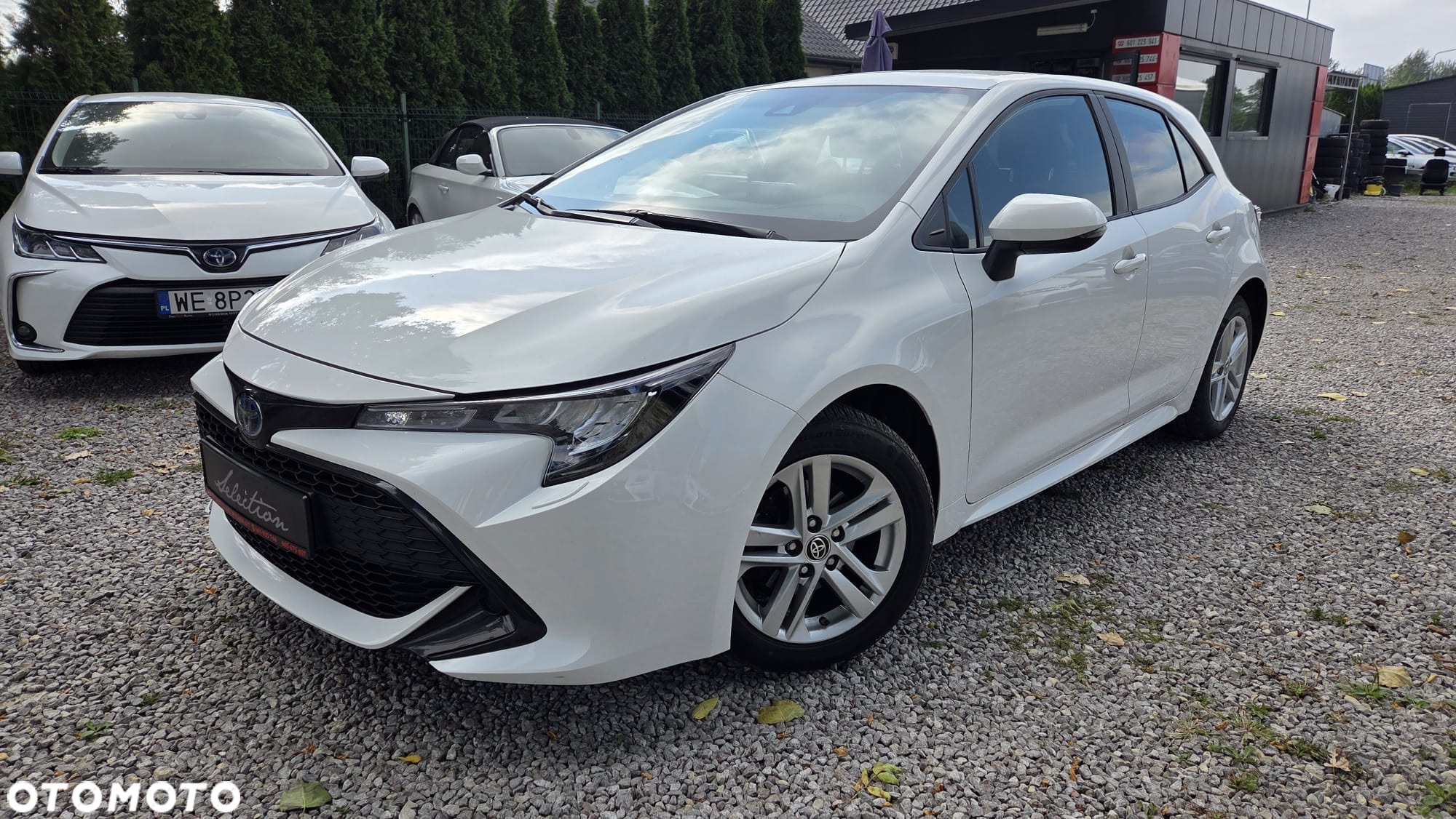 Toyota Corolla 1.8 Hybrid Business Edition - 2