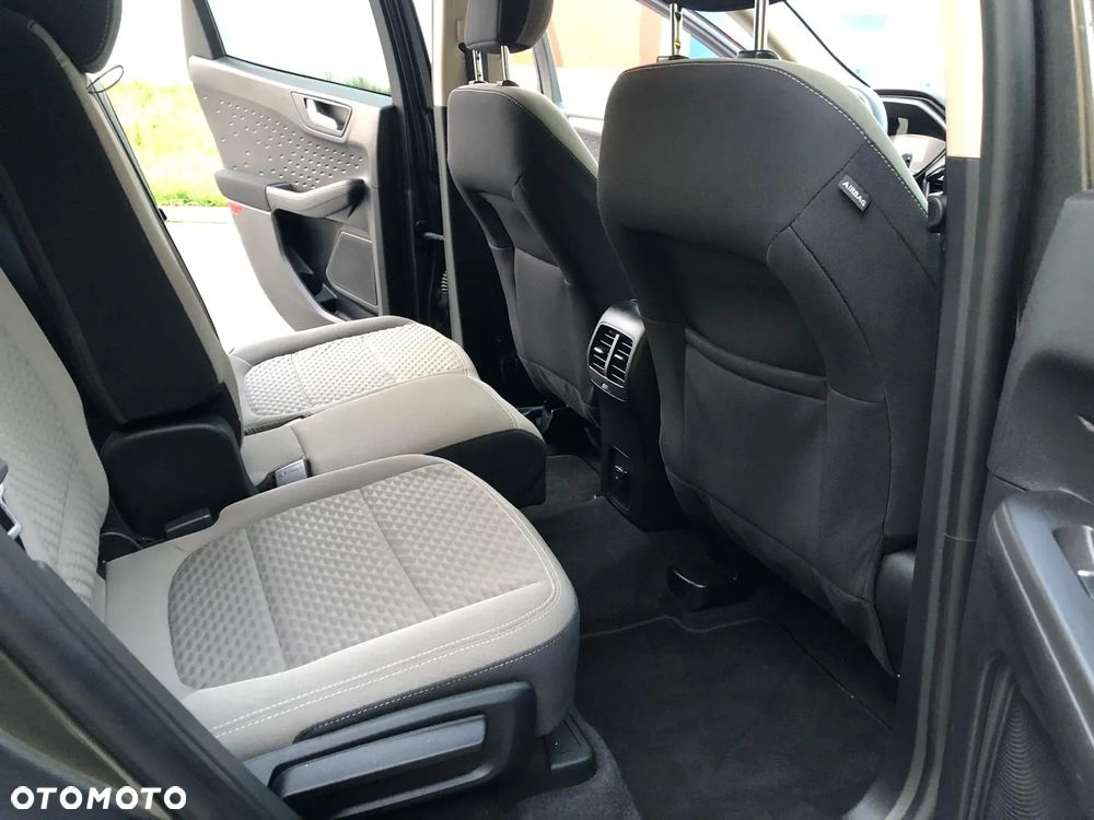 Ford Kuga - 13