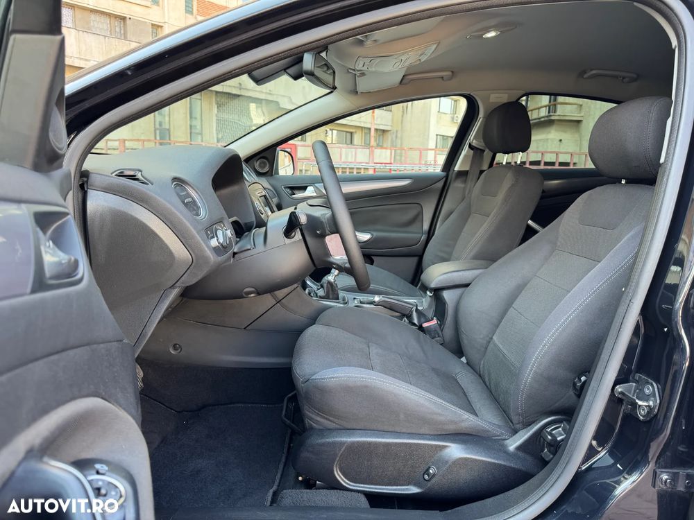 Ford Mondeo 2.0 TDCI Titanium - 12