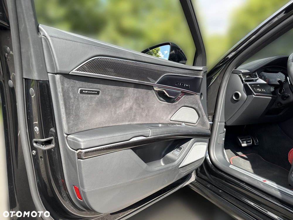 Audi S8 - 13