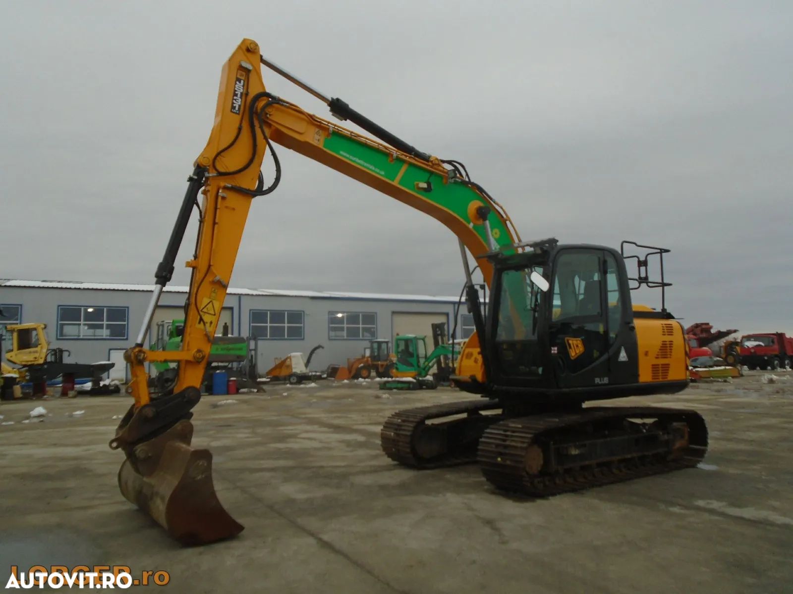 JCB JS 131 LC+ - 1