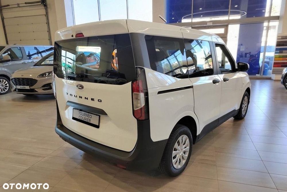 Ford Tourneo Courier - 8