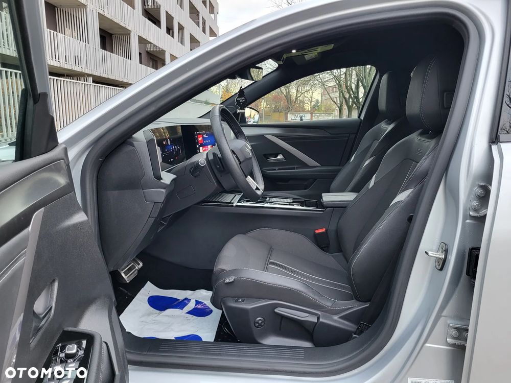 Opel Astra VI Sports Tourer 22 - 4