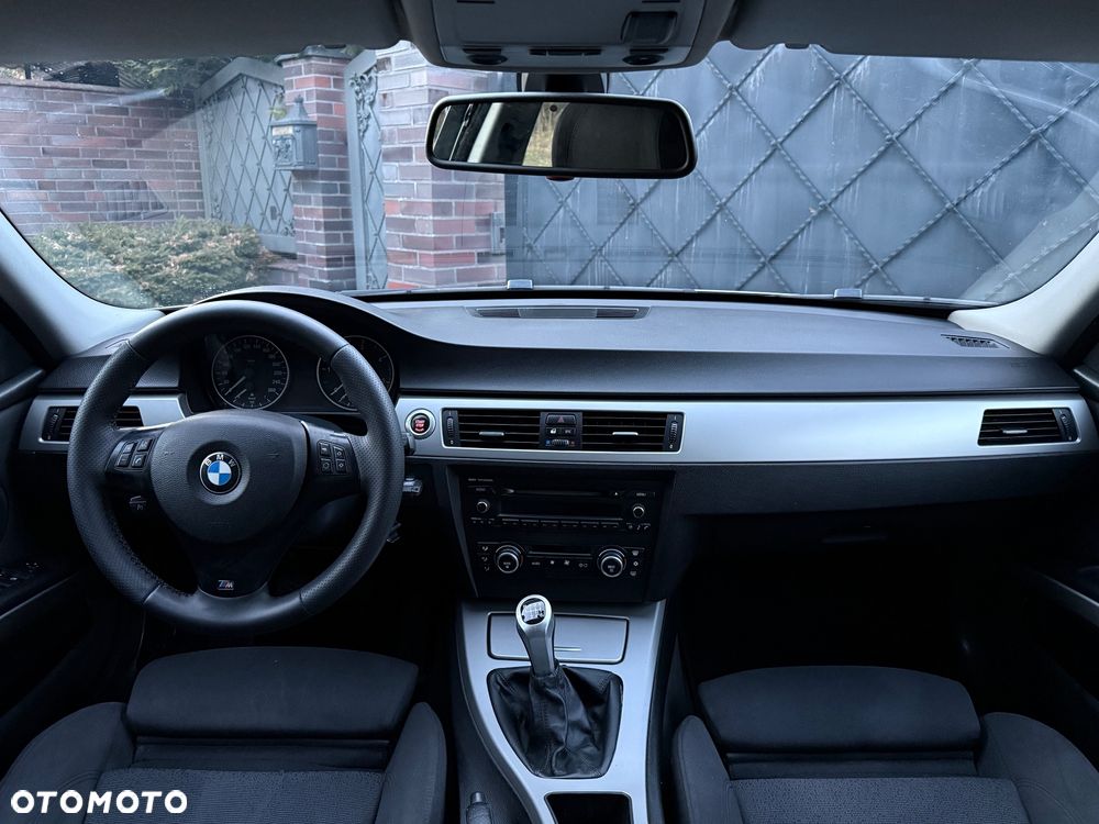 BMW Seria 3 318d DPF Edition Sport - 18