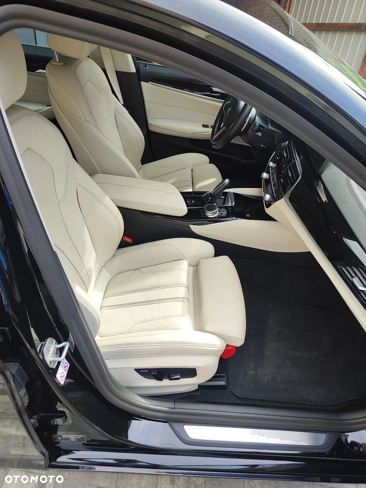 BMW Seria 5 518d mHEV Luxury Line - 15