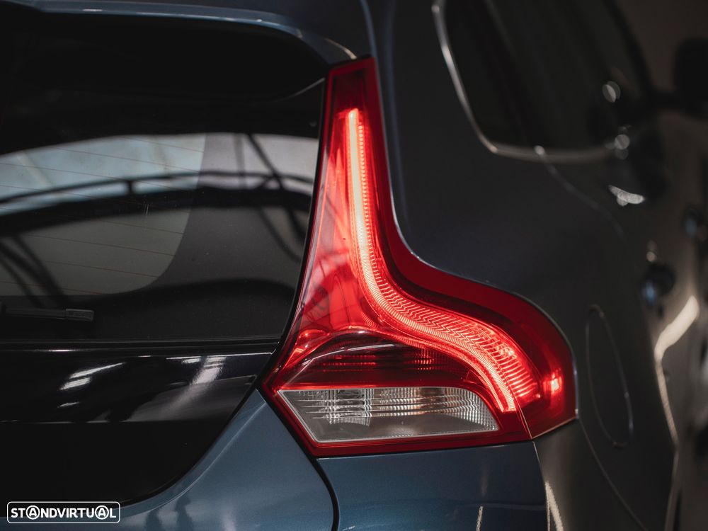 Volvo V40 D2 Kinetic - 12
