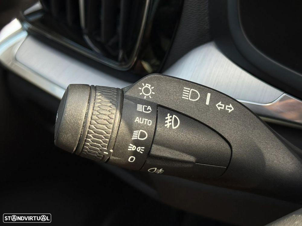 Volvo V60 2.0 D3 Momentum Plus Geartronic - 23