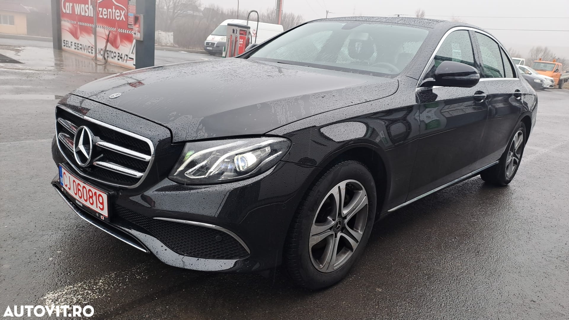 Mercedes-Benz E 220 d 9G-TRONIC - 3