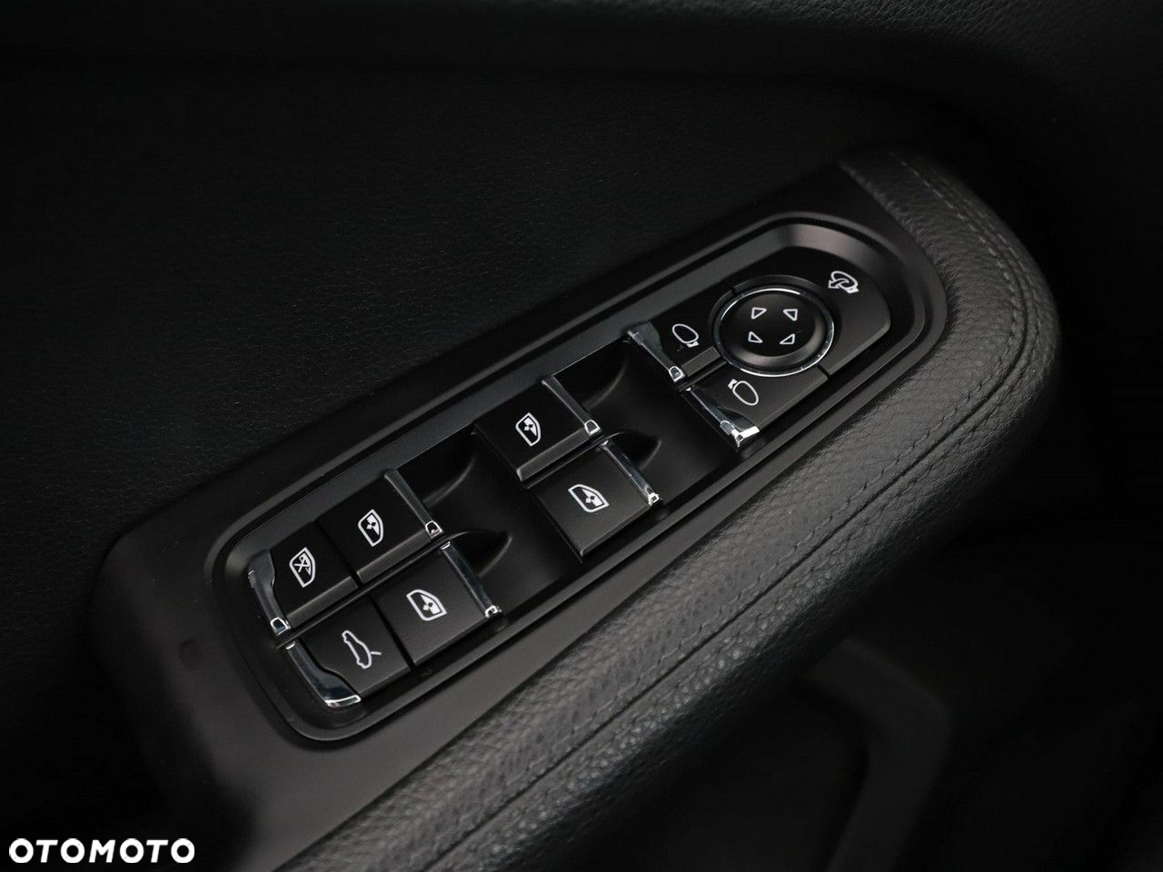 Porsche Macan Standard - 35
