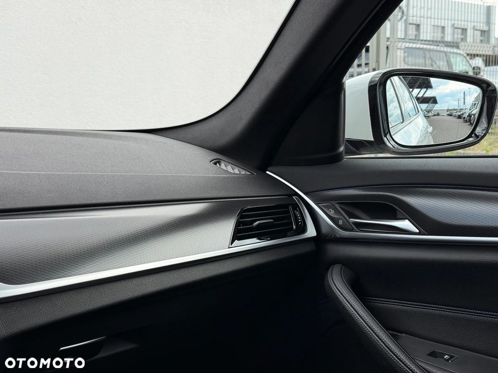 BMW Seria 5 520d xDrive M Sport sport - 19