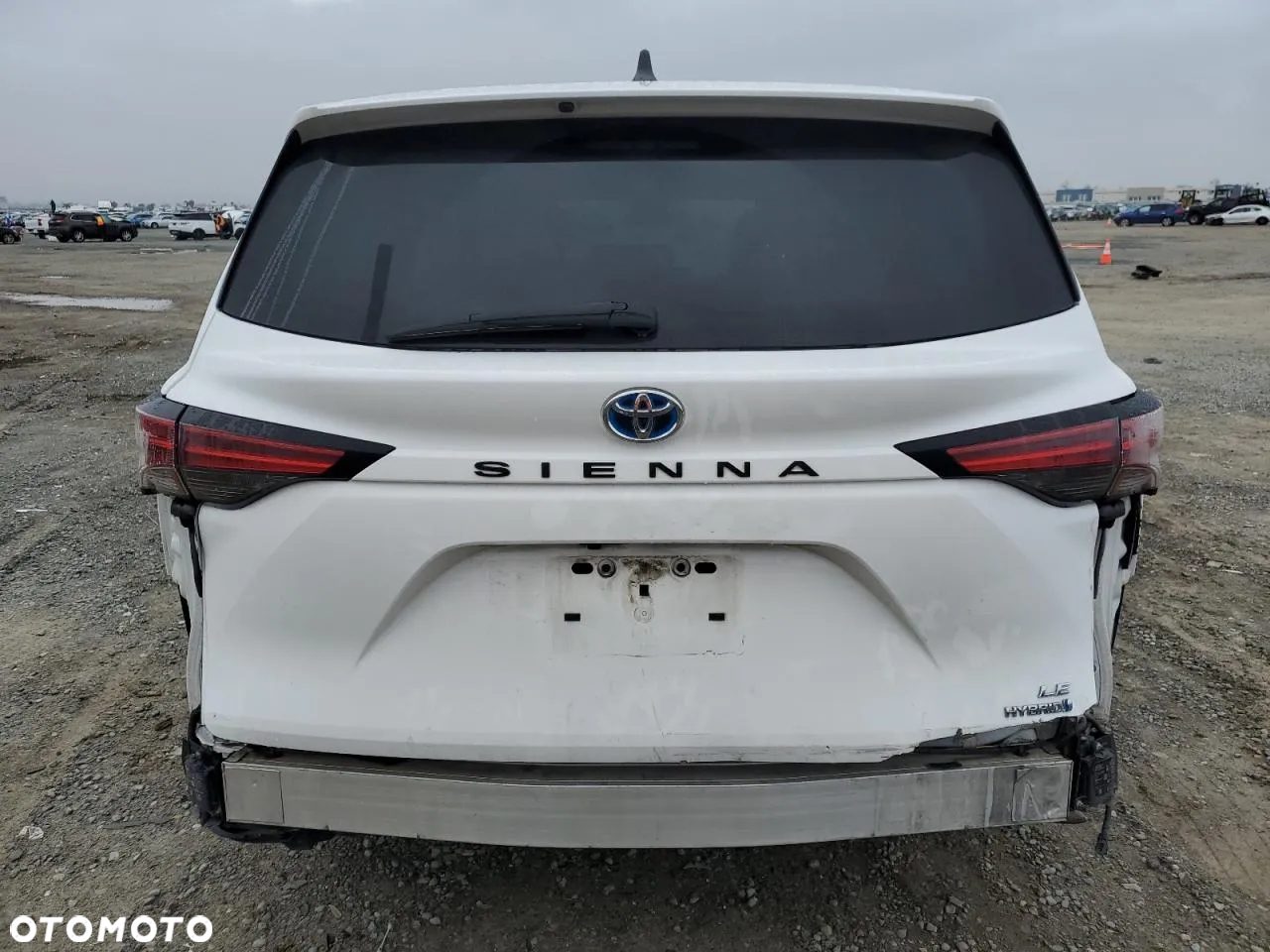 Toyota Sienna 2.7 LE - 6