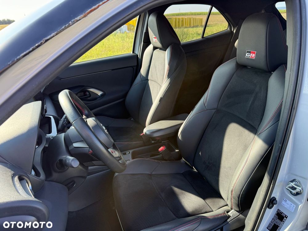 Toyota Yaris Cross 1.5 VVT-i GR Sport - 14