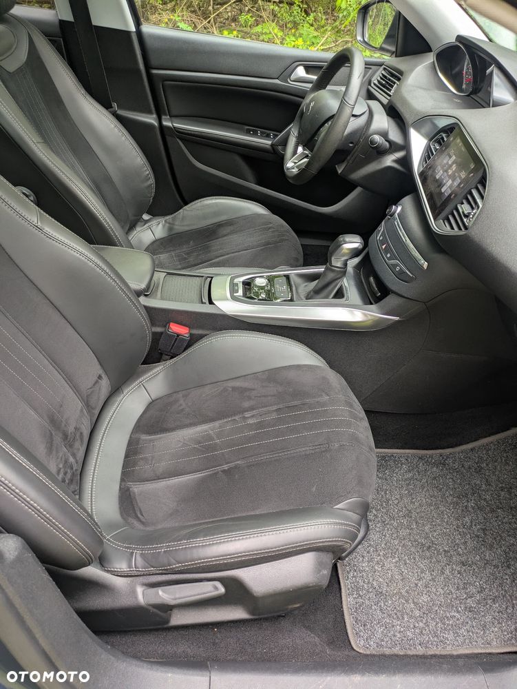 Peugeot 308 BlueHDi FAP 150 EAT6 Stop & Start Allure - 24