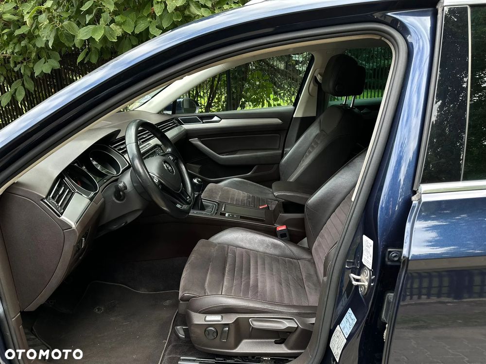 Volkswagen Passat 2.0 TDI SCR Highline - 26
