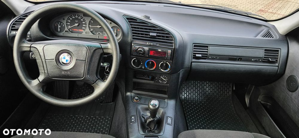 BMW Seria 3 316i - 15