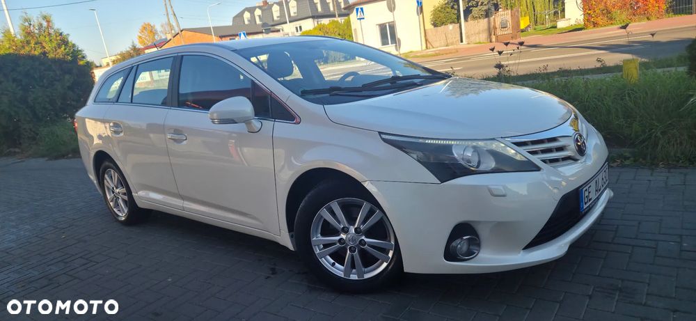 Toyota Avensis 2.0 D-4D Premium - 19