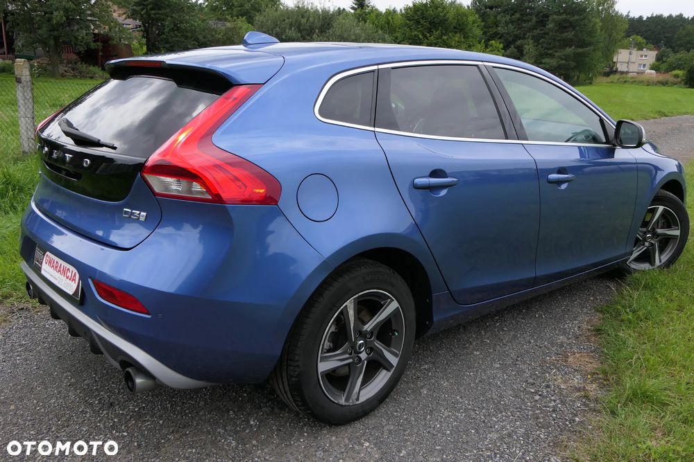 Volvo V40 D3 Drive-E SCR R-Design Momentum - 4