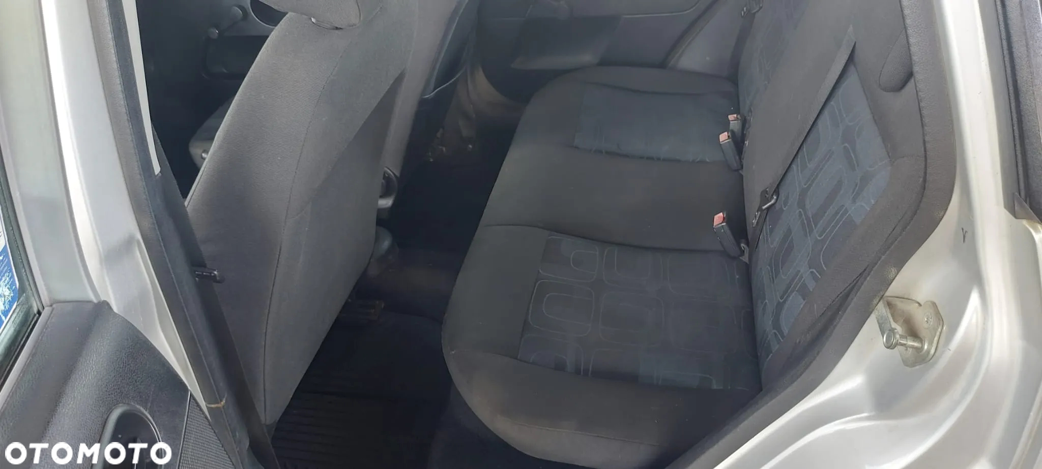 Ford Fiesta 1.4 TDCi Ambiente - 10