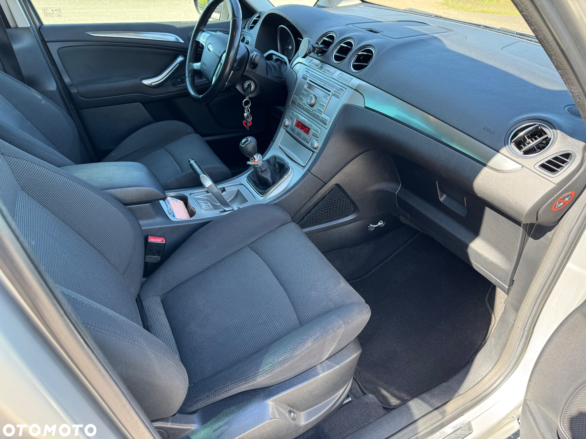 Ford S-Max - 11