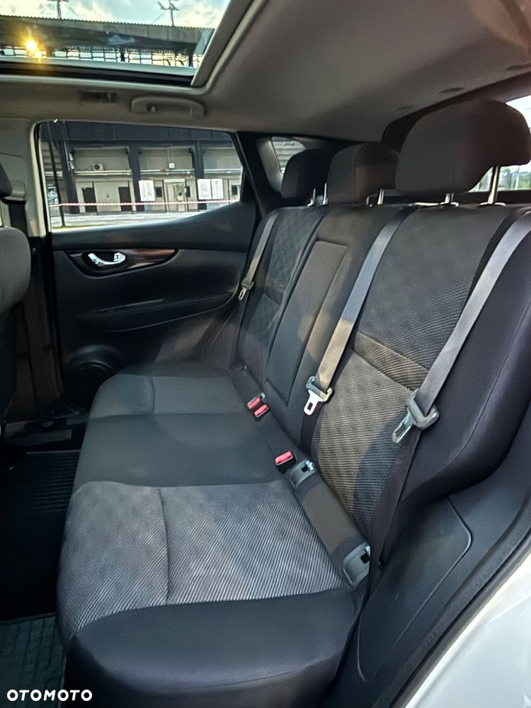 Nissan Qashqai 1.6 dCi 4 x 4 DPF Start/Stop tekna - 25