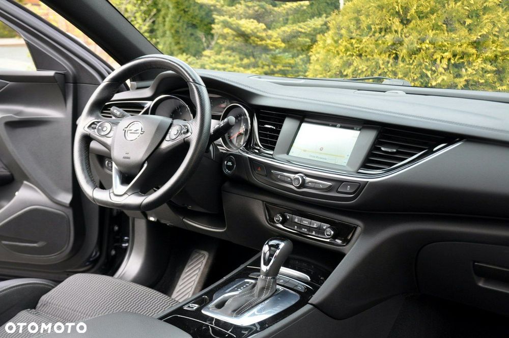 Opel Insignia - 25