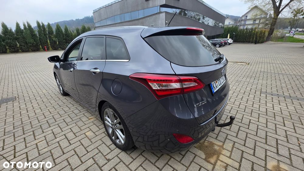 Hyundai i30 blue 1.6 CRDi Premium - 11