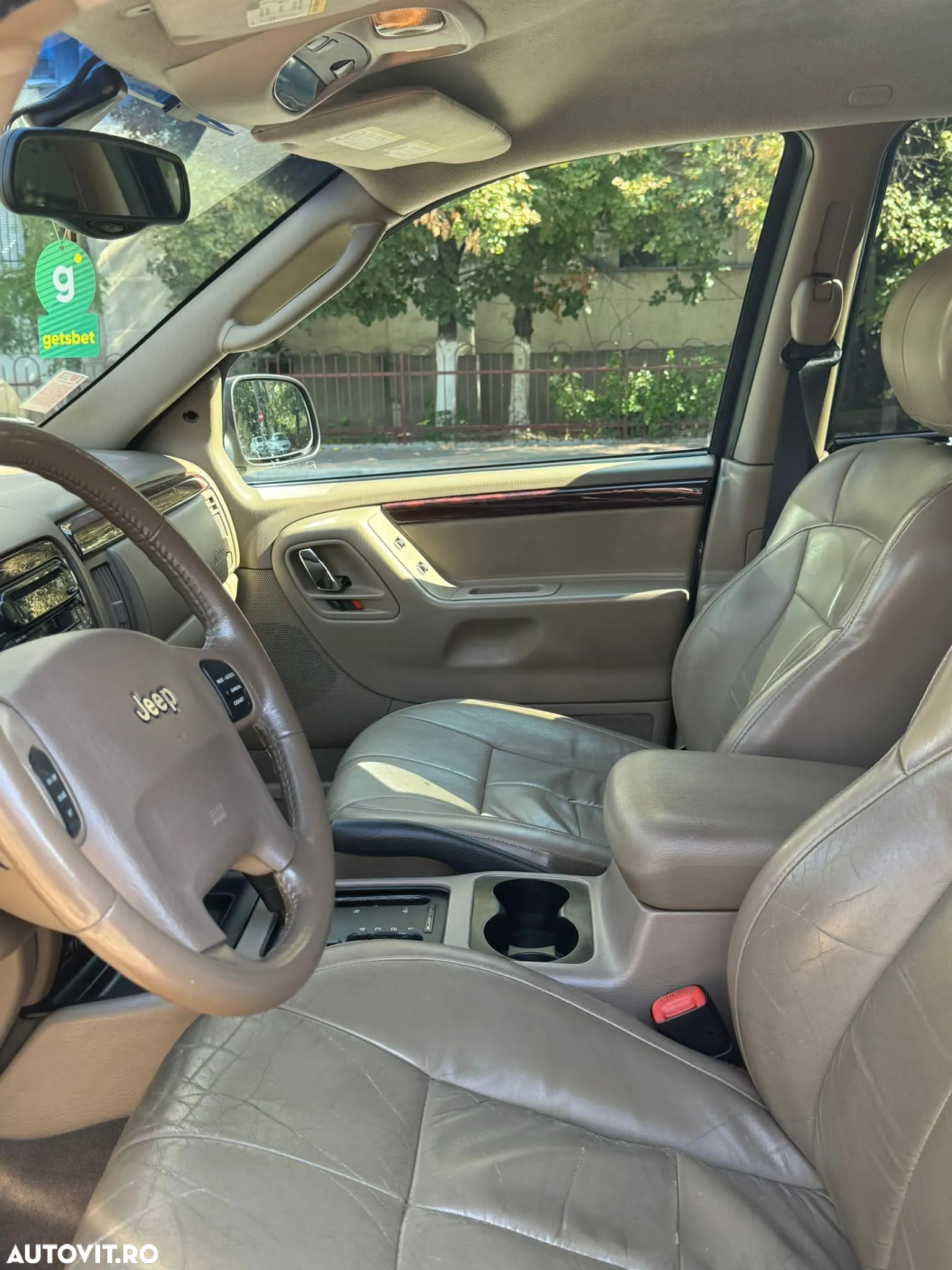 Jeep Grand Cherokee - 4