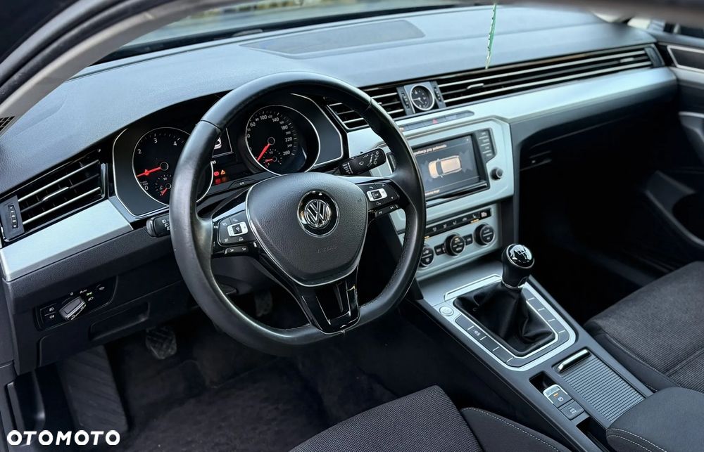 Volkswagen Passat 2.0 TDI BMT Comfortline - 14