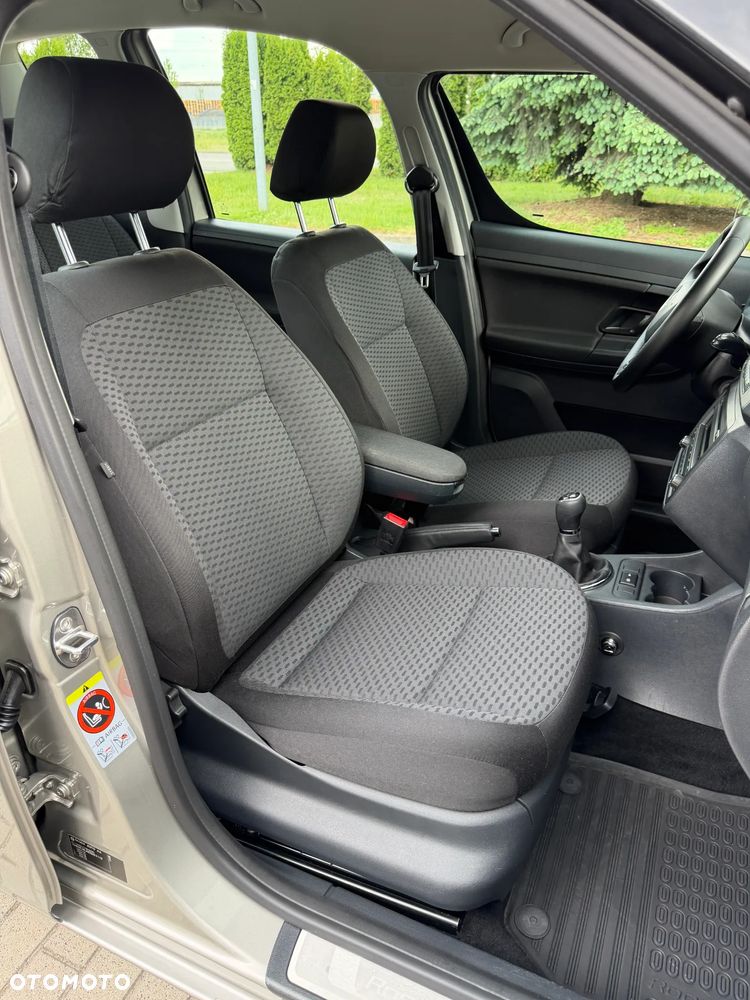Skoda Roomster 1.4 16V Elegance - 26