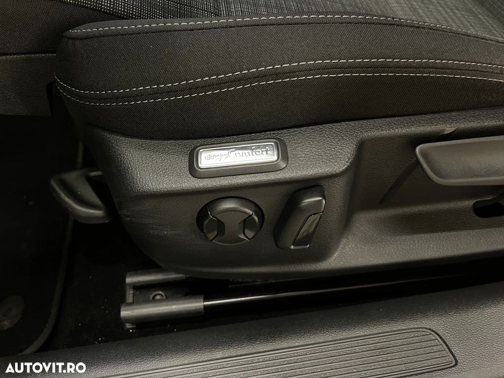 Volkswagen Passat 1.5 TSI ACT DSG Comfortline - 20